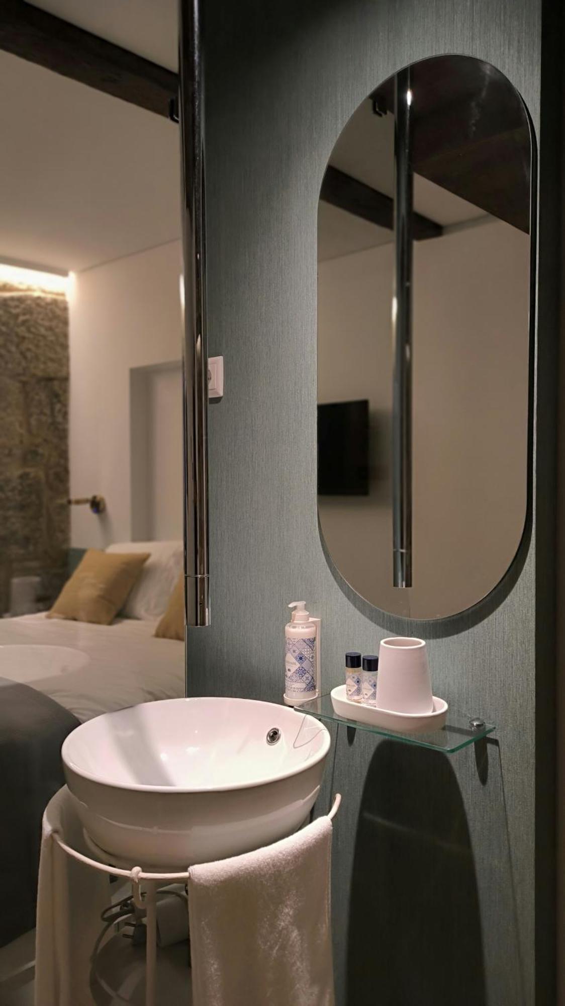 Domi Suites & Studios Guimaraes Ngoại thất bức ảnh