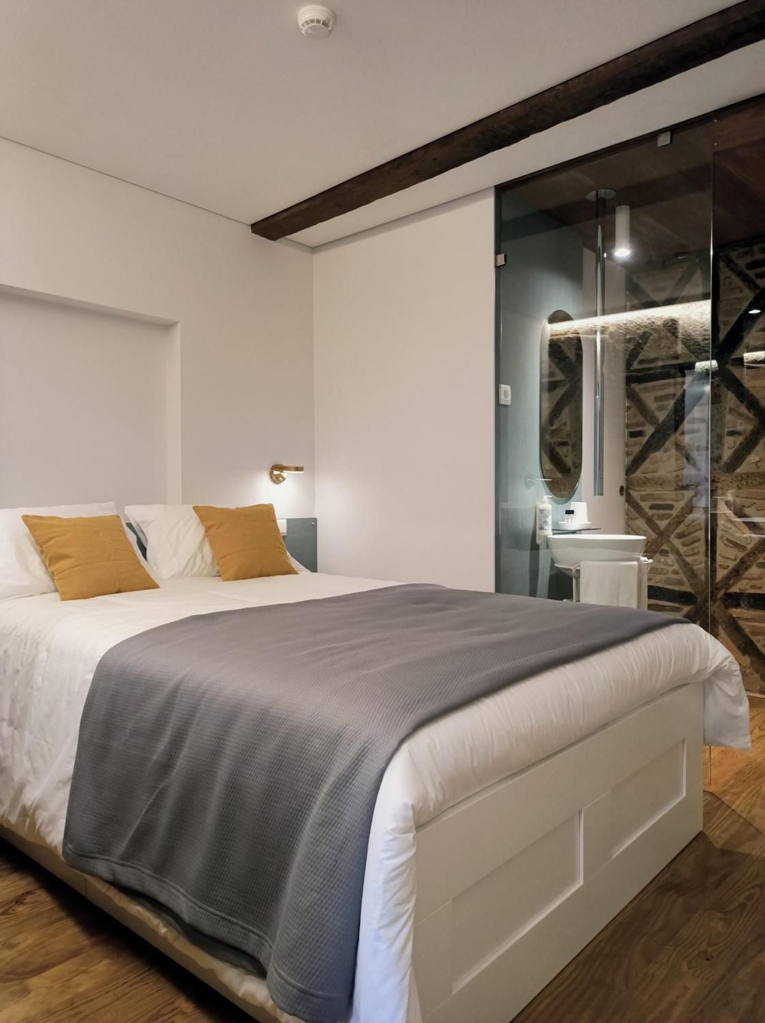 Domi Suites & Studios Guimaraes Ngoại thất bức ảnh