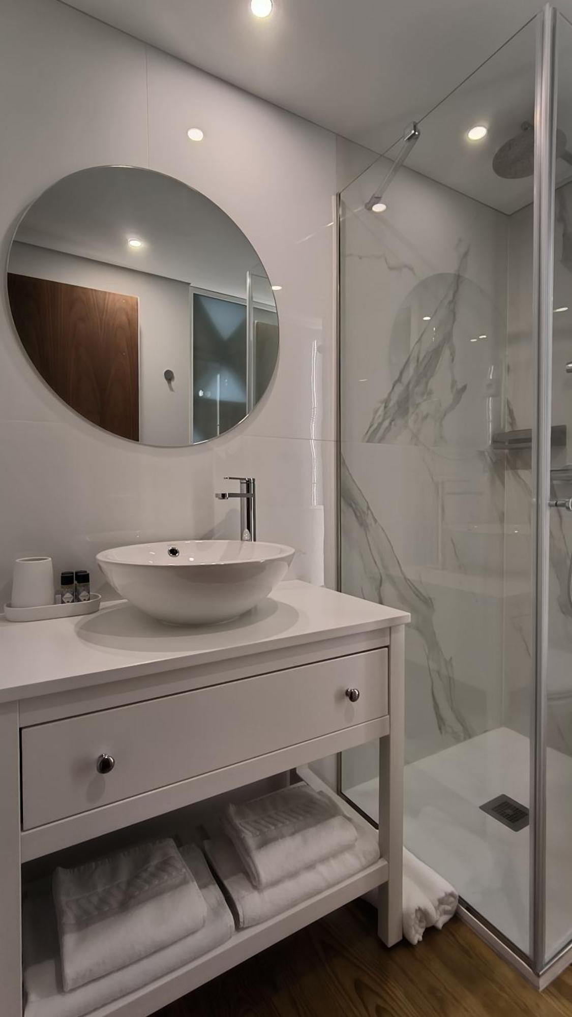 Domi Suites & Studios Guimaraes Ngoại thất bức ảnh